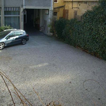 Logis Hotel Du Midi Salon-de-Provence Dış mekan fotoğraf