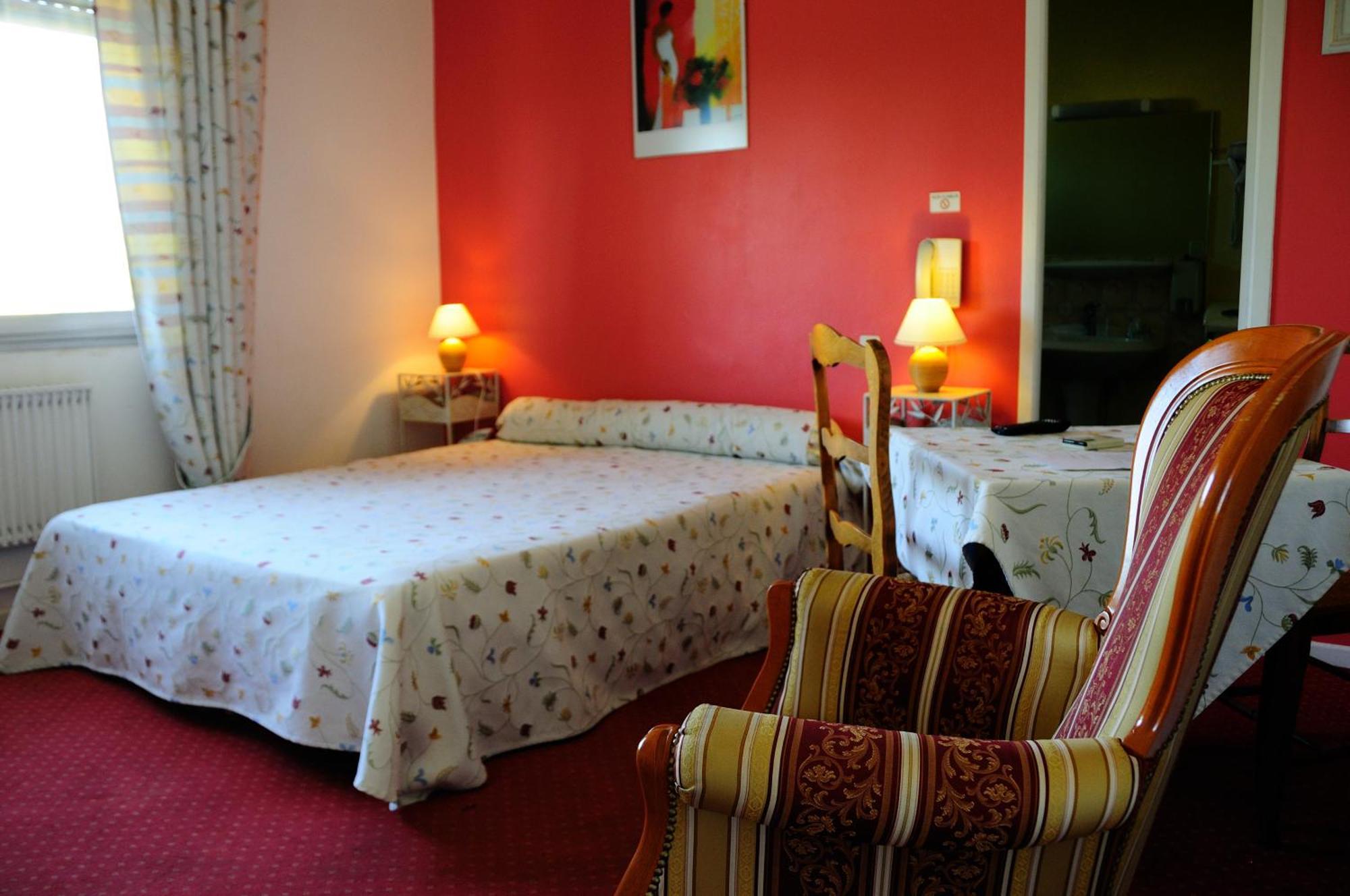 Logis Hotel Du Midi Salon-de-Provence Dış mekan fotoğraf