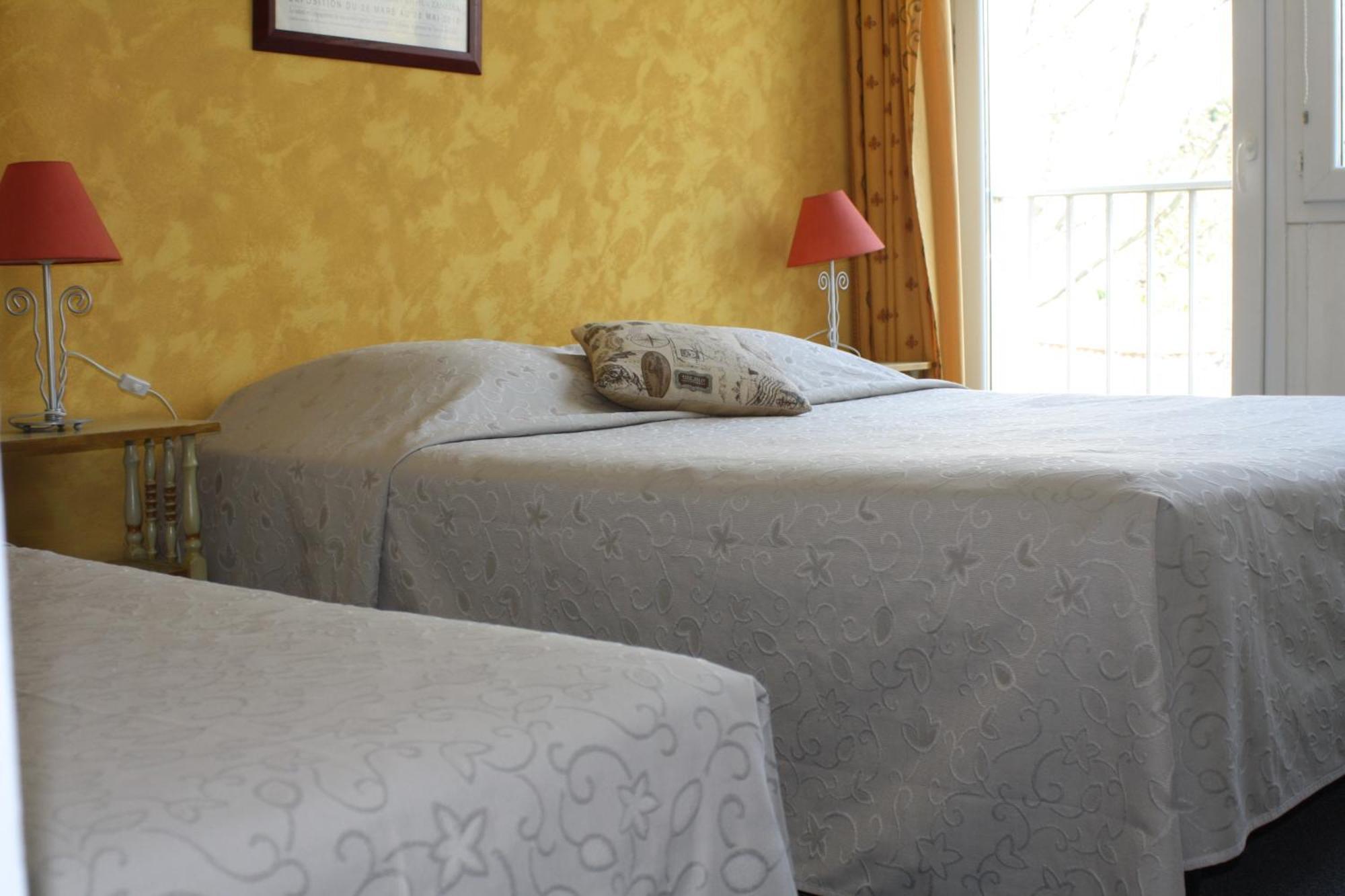 Logis Hotel Du Midi Salon-de-Provence Dış mekan fotoğraf
