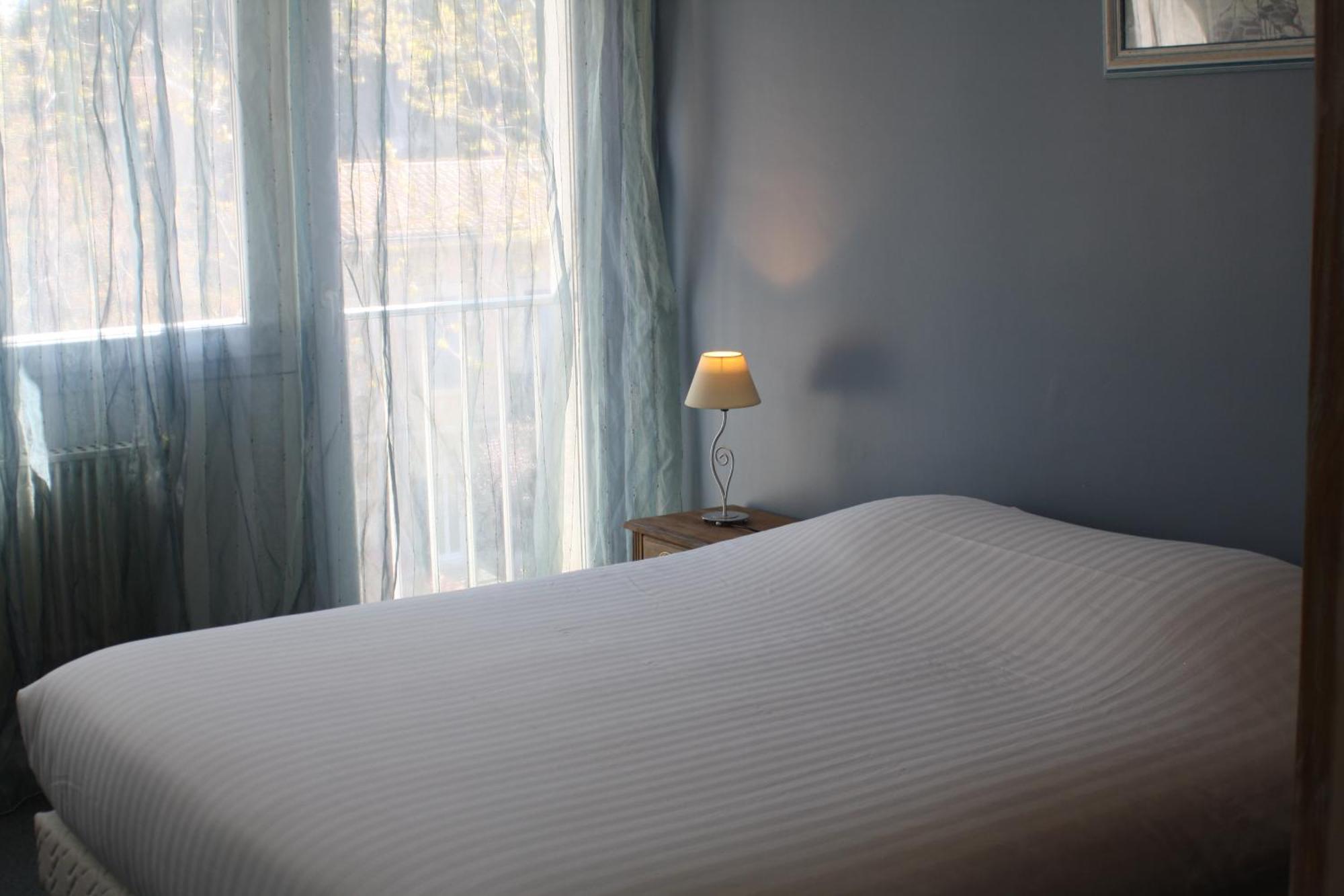 Logis Hotel Du Midi Salon-de-Provence Dış mekan fotoğraf