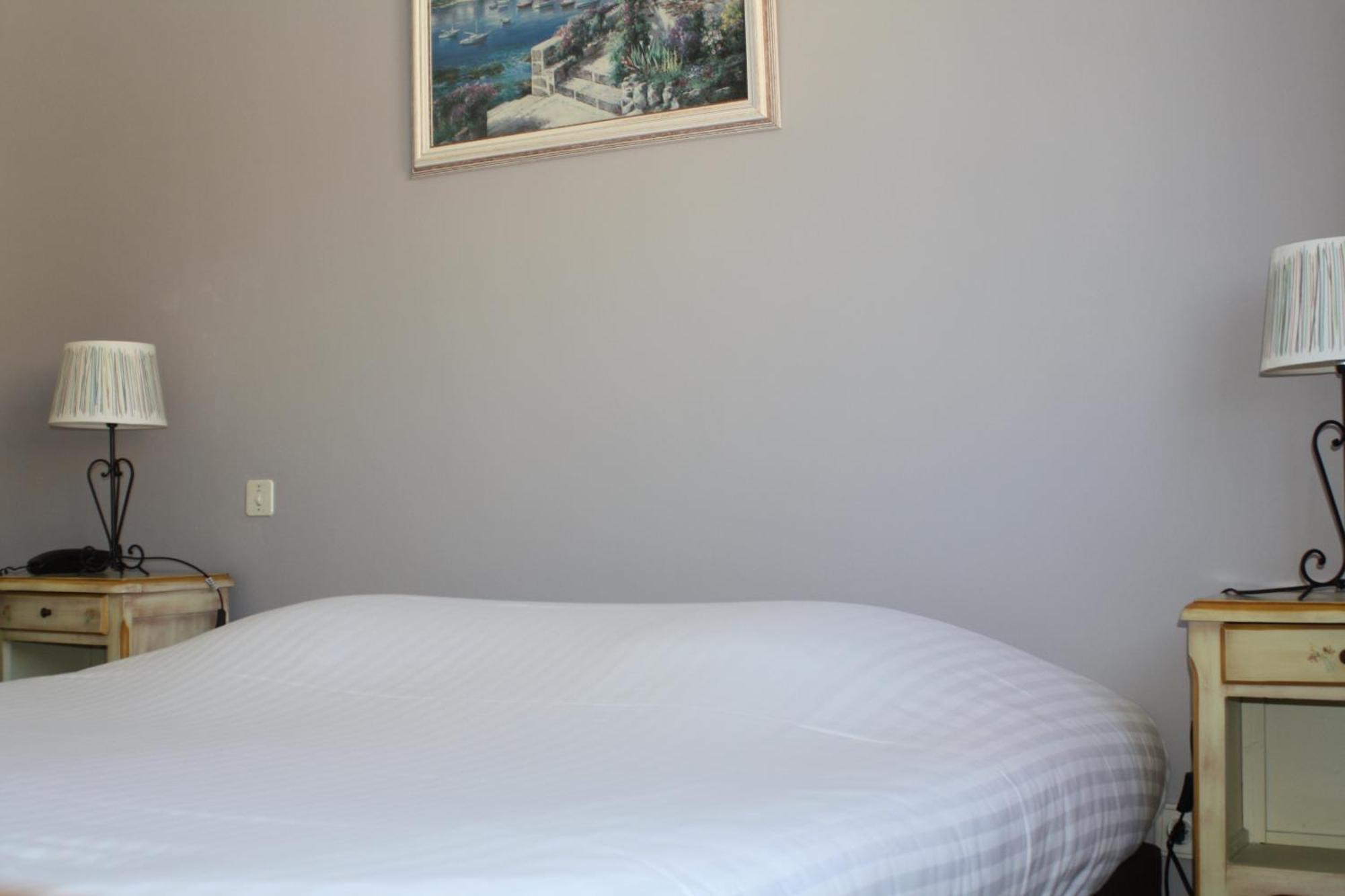 Logis Hotel Du Midi Salon-de-Provence Dış mekan fotoğraf