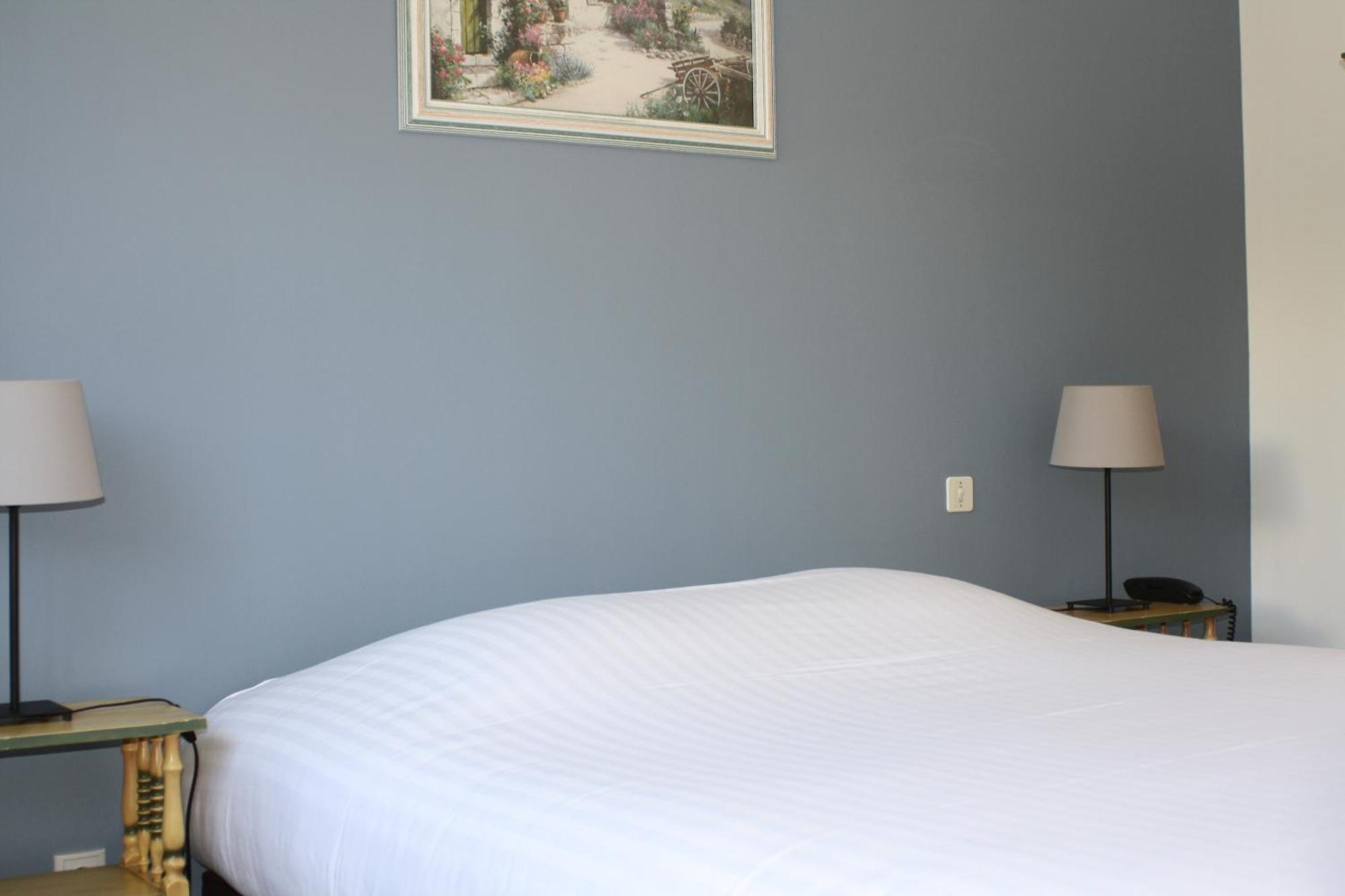 Logis Hotel Du Midi Salon-de-Provence Dış mekan fotoğraf