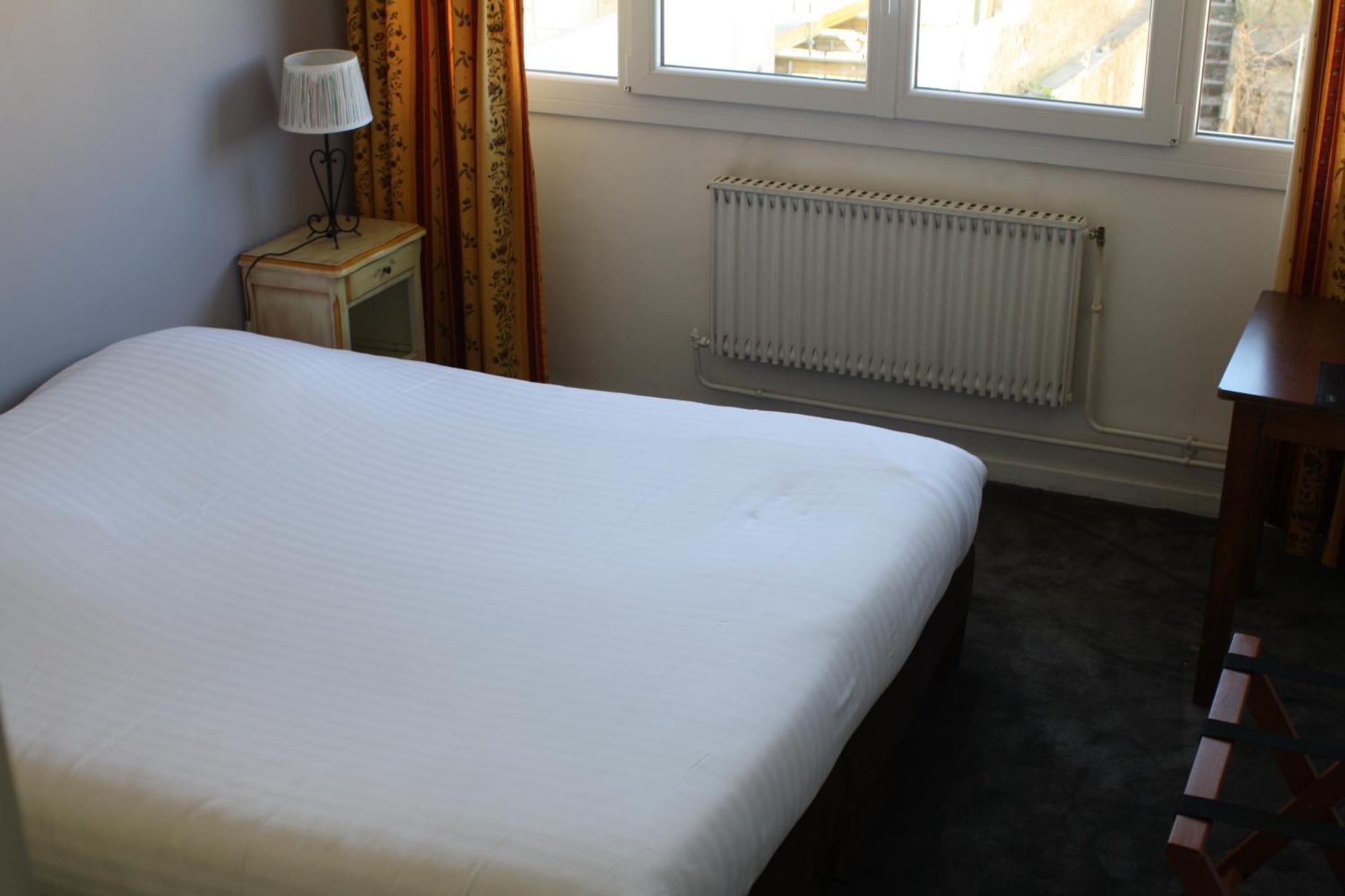 Logis Hotel Du Midi Salon-de-Provence Dış mekan fotoğraf