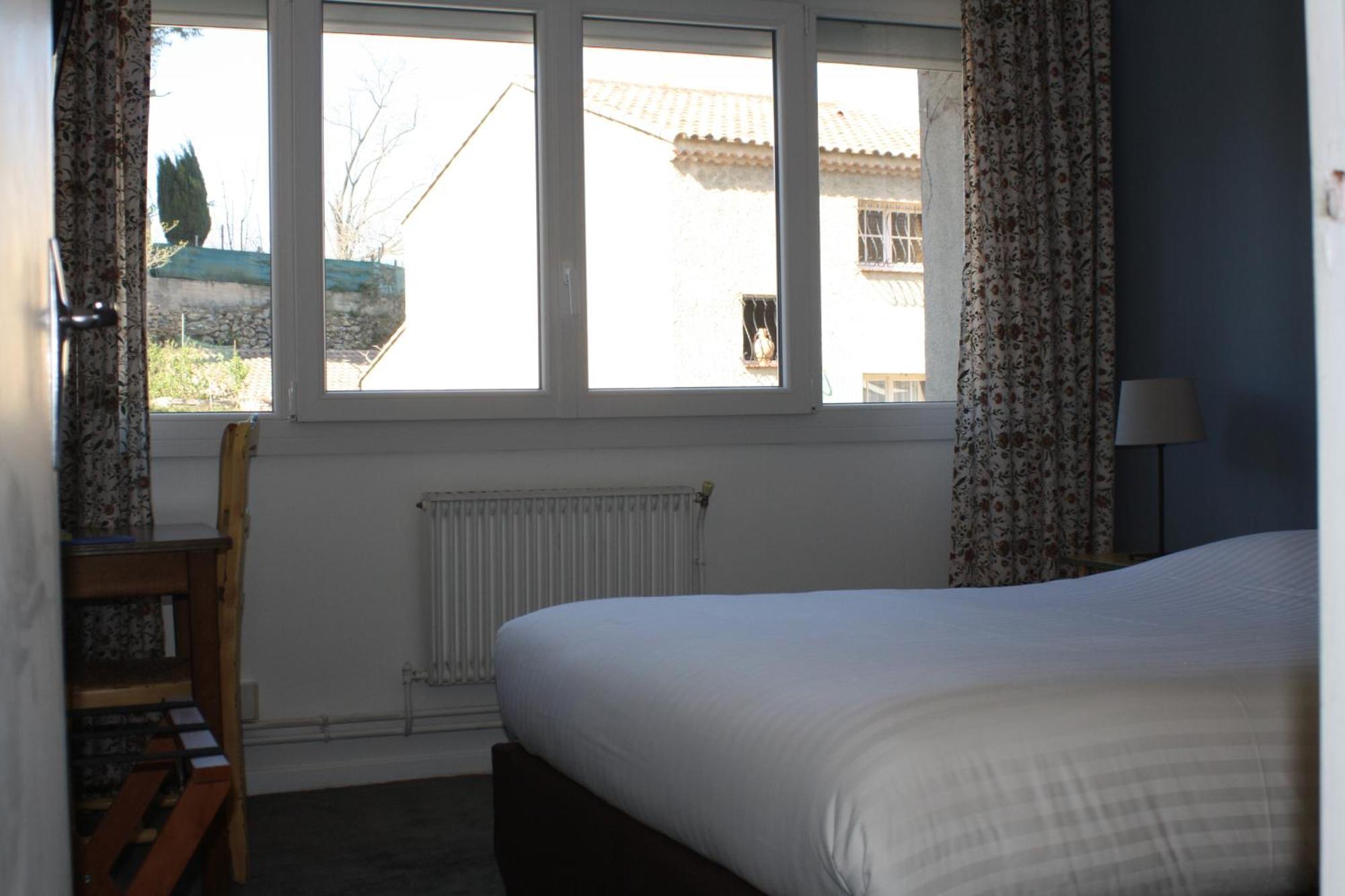 Logis Hotel Du Midi Salon-de-Provence Dış mekan fotoğraf