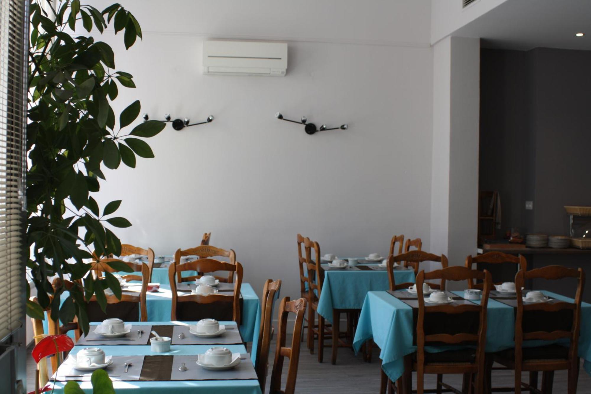 Logis Hotel Du Midi Salon-de-Provence Dış mekan fotoğraf