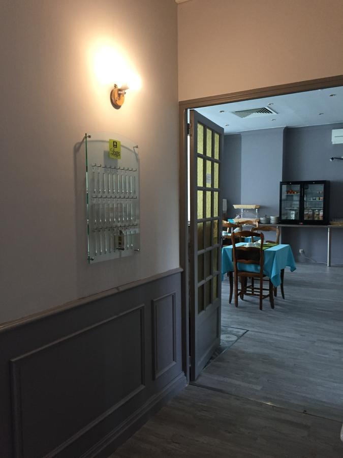 Logis Hotel Du Midi Salon-de-Provence Dış mekan fotoğraf