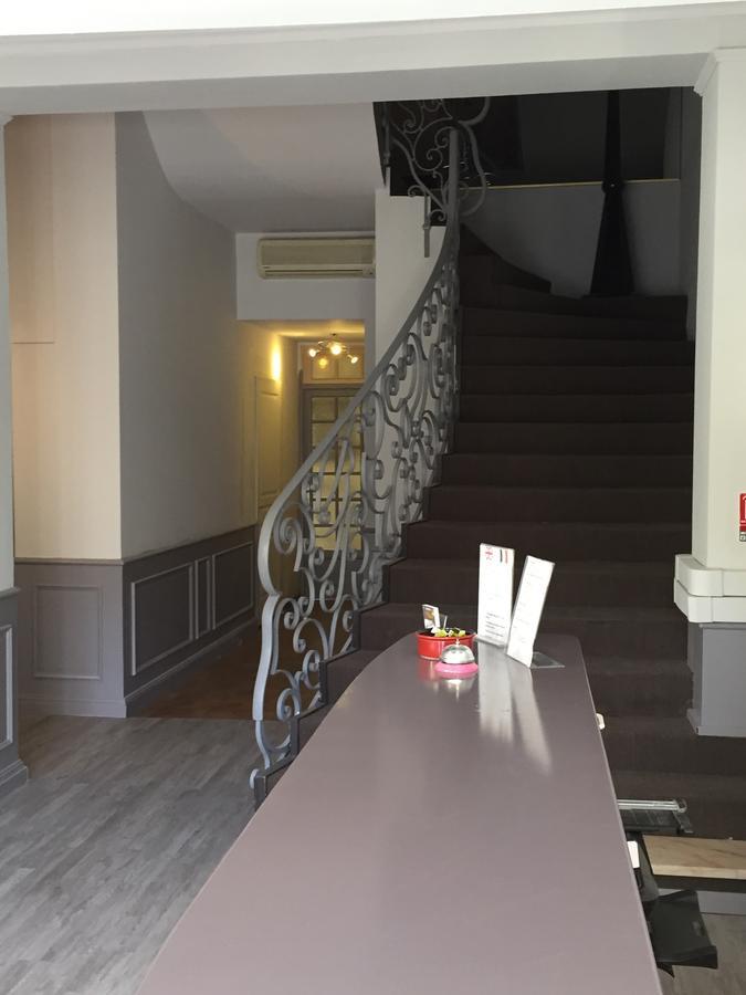 Logis Hotel Du Midi Salon-de-Provence Dış mekan fotoğraf