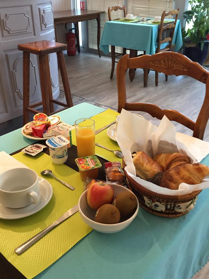 Logis Hotel Du Midi Salon-de-Provence Dış mekan fotoğraf